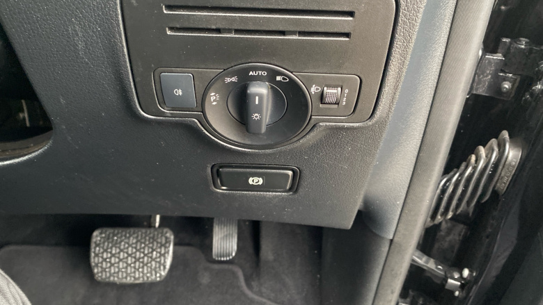 Mercedes-Benz Vito Tourer L3 Diesel Rwd 114 CDI Select 9-Seater 9G-Tronic